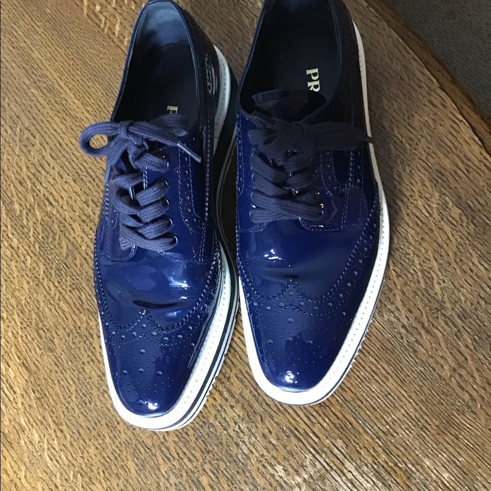 Prada Women’s Navy Patent Leather Oxford’s Size 37